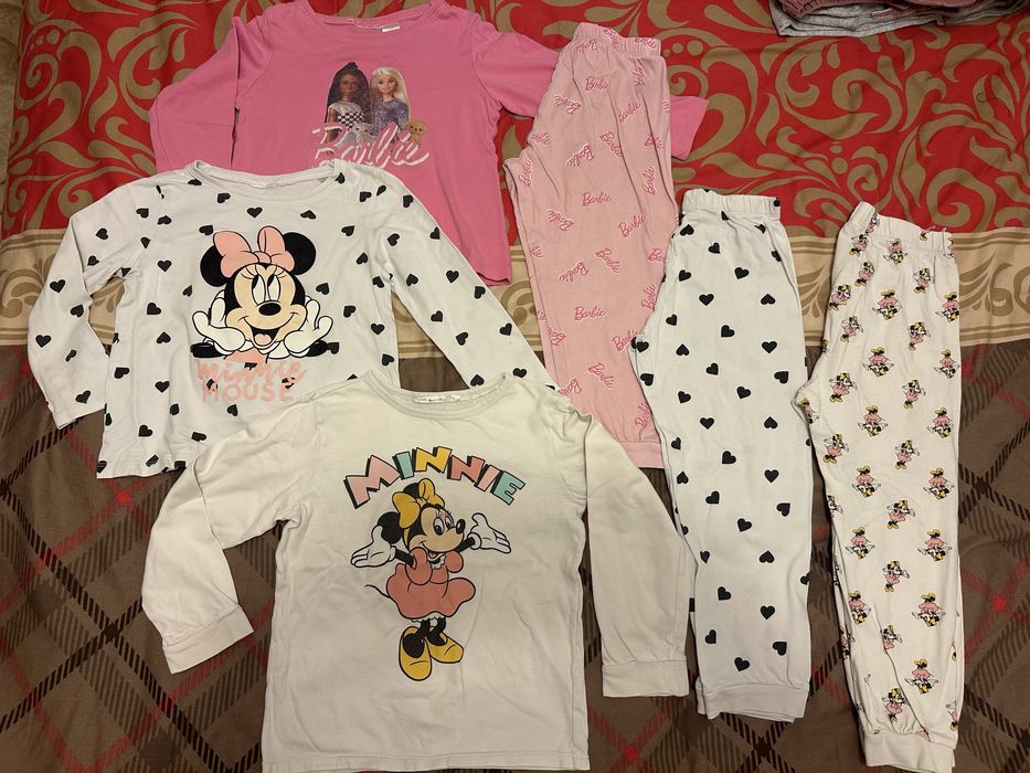 Lot pijamale Disney Minnie Mouse si Barbie 104