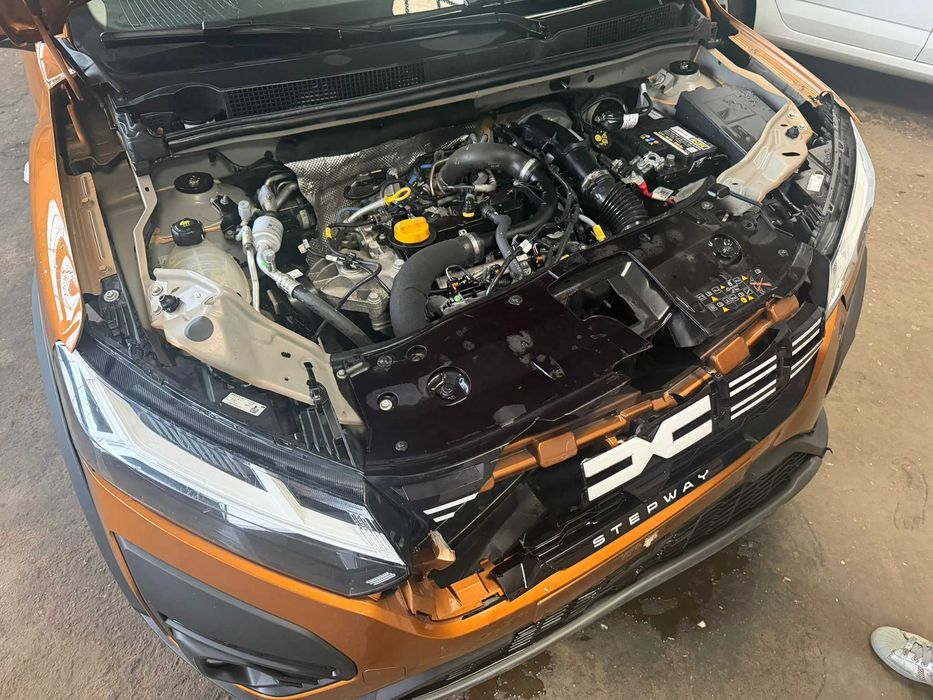Dacia Sandero avariat