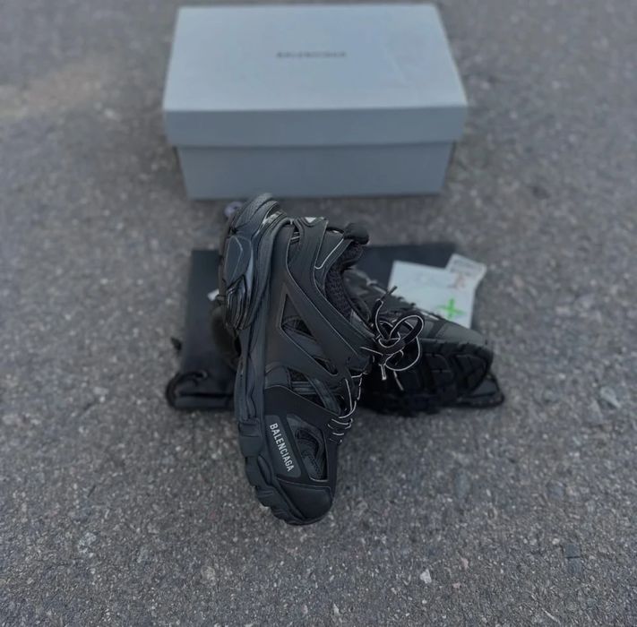 Balenciaga Track – Black