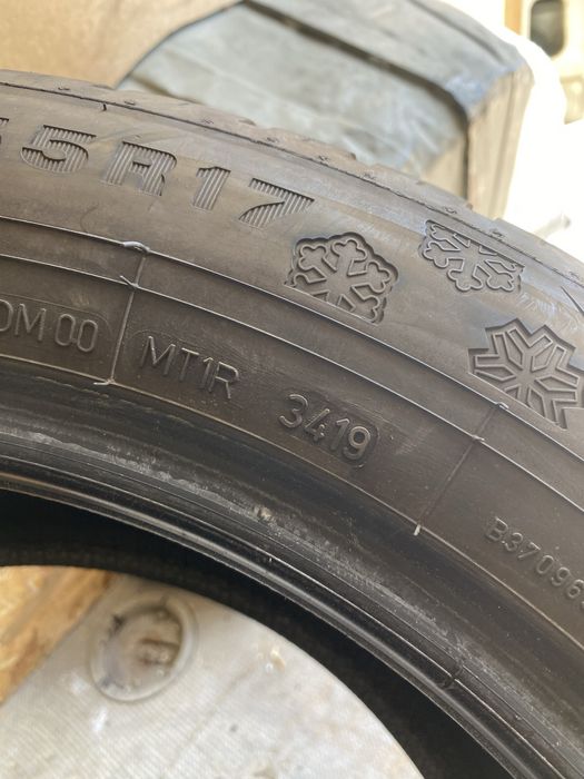 225/55/17 Дънлоп Зимни