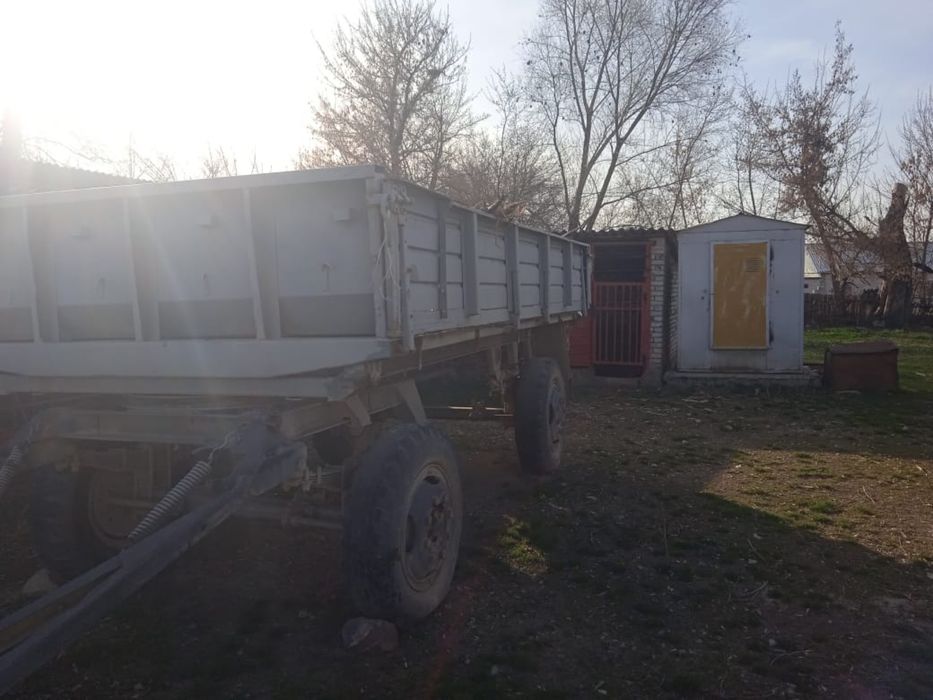 Трактор с тележкой