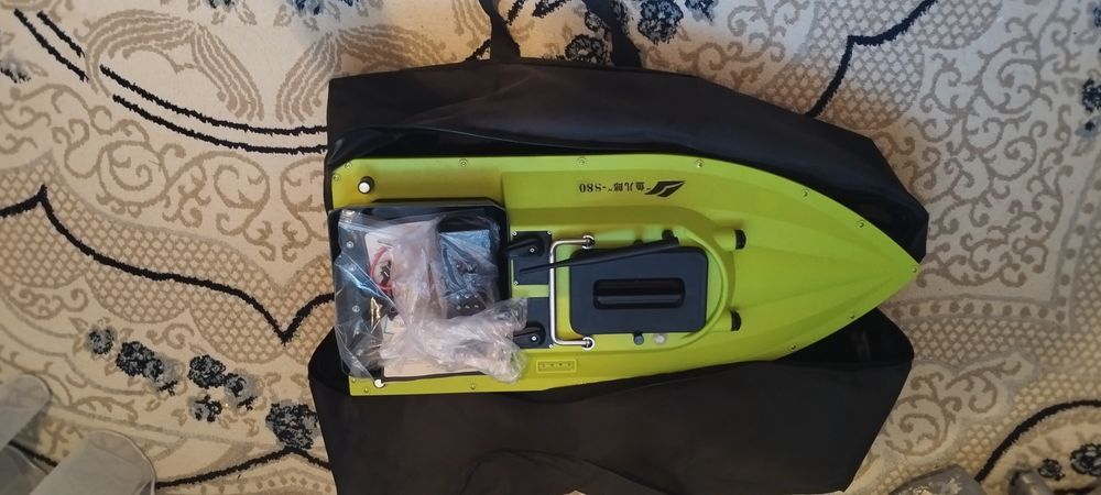 Продам кораблик прикормовочный