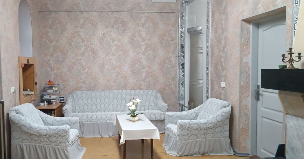 Квартира 5 комнат . Центр Янгиюля.