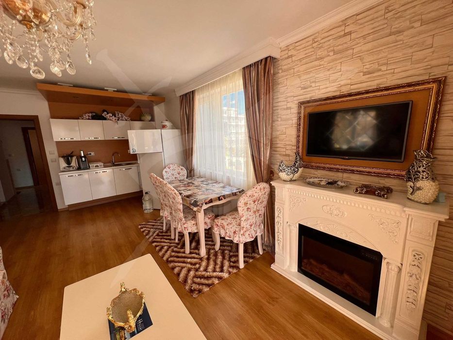 Продава се Тристаен апартамент в Свети Влас - 100 кв.м за 1750 €/кв.м - Снимка #1