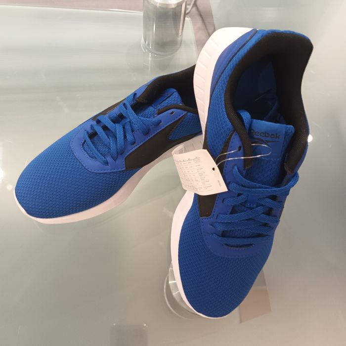 Продавам  маратонки  Reebok  и  Рuma