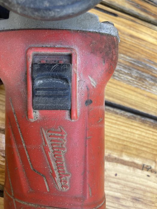 Оригинален малък ъглошлайф Milwaukee