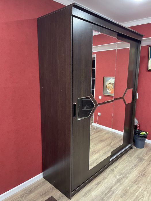 Продам шкаф в новом состоянии