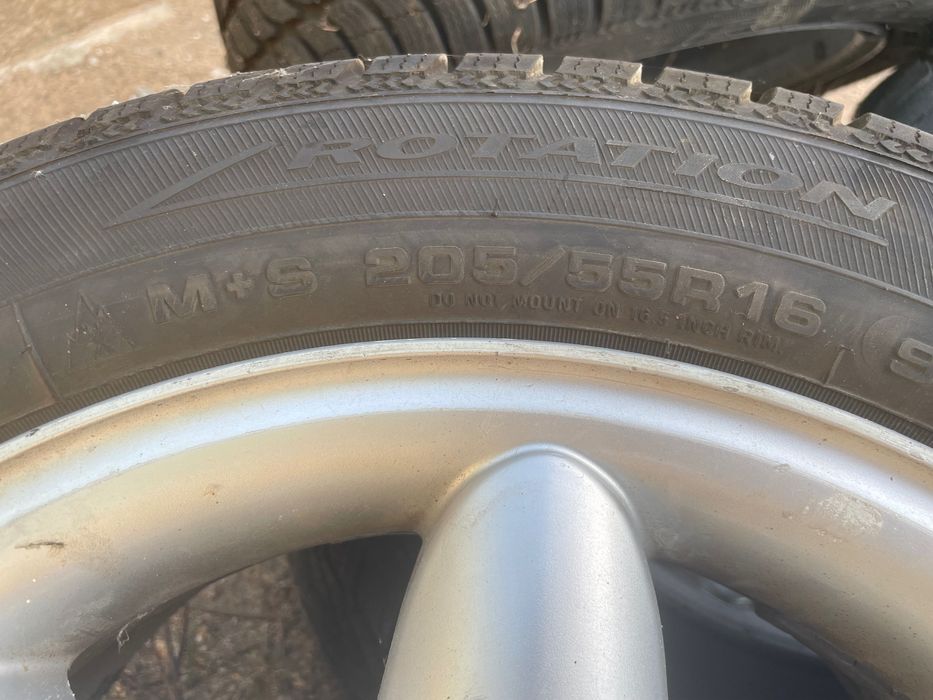 Продавам 4бр зимни гуми с джанти 205/55R16