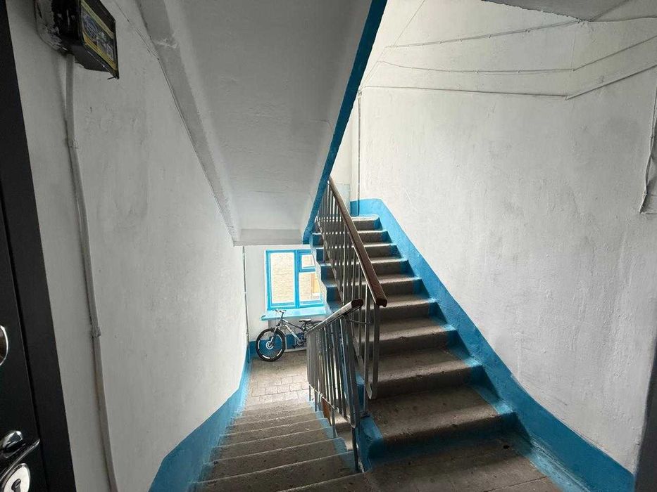 Продам 4 комнатную квартиру