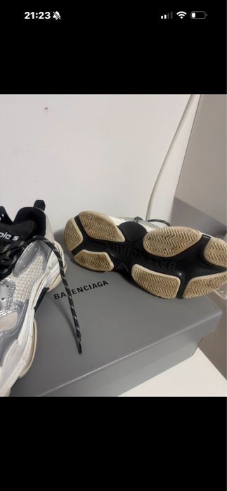 balenciaga triple s