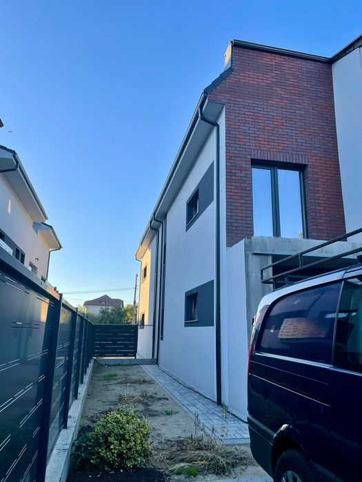 Persoana Fizica Vand apartament cu gradina in casa de 100mp – Zona Pod IRA...