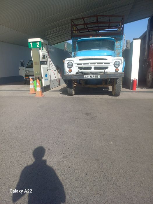 Zil 130 bartavoy sotiladi