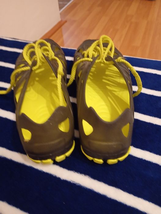 Se vinde o pereche Mocasini pt sport mărimea 43