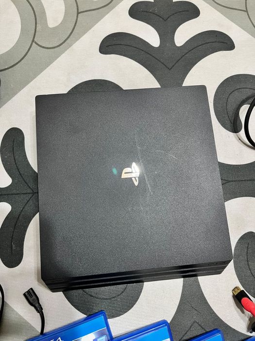 PlayStation 4 pro 1TB