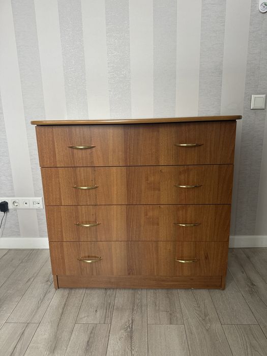 Комод деревянный