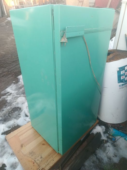 Холодильник бу.в рабочем состоянии