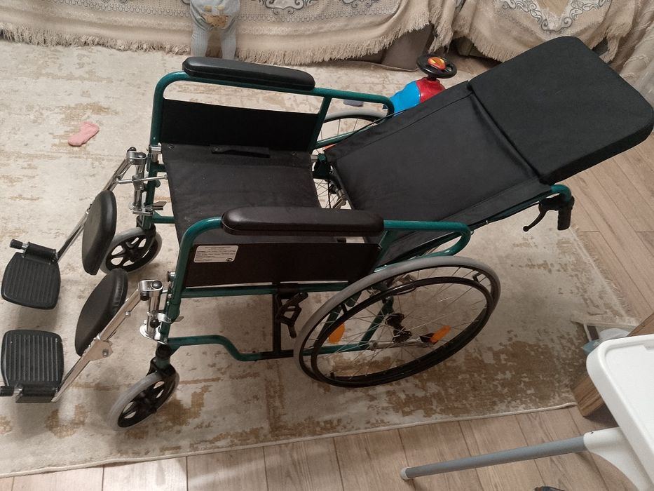 Инвалидная коляска в отличном состоянии