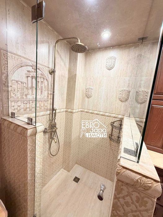 Двуетажна Къща с гараж за продажба в град Стара Загора