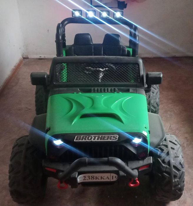 Продам детскую машинку