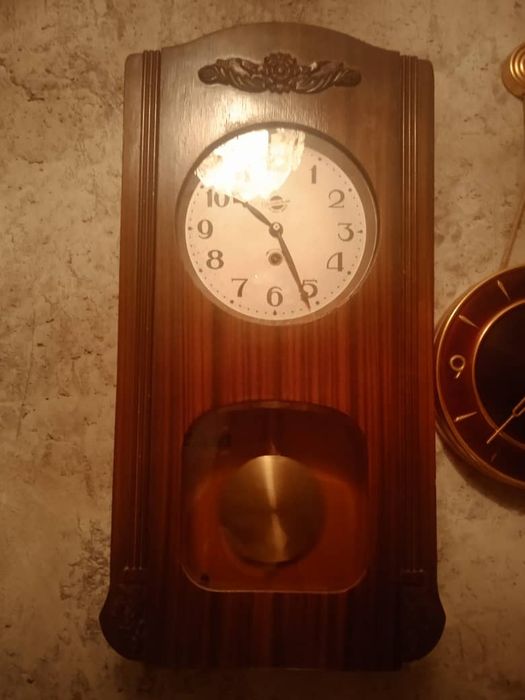 Часы советские механические, очень точные, к любой квартире