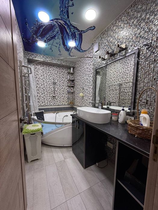 Продается 4х ком квартира, ориентир: метро Хамид Алимджан, 97м²