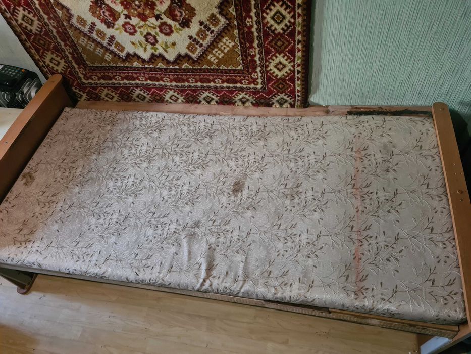 Старая кровать Даром
