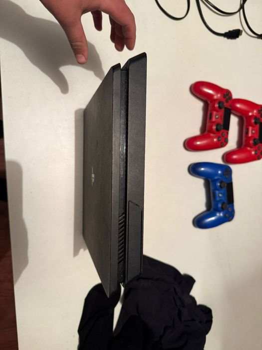 Ps4 slim 1 терабать 3 джойстик