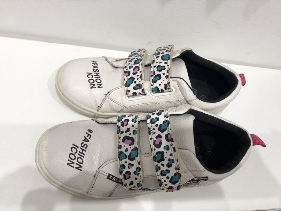 Стильные легкие кроссовки