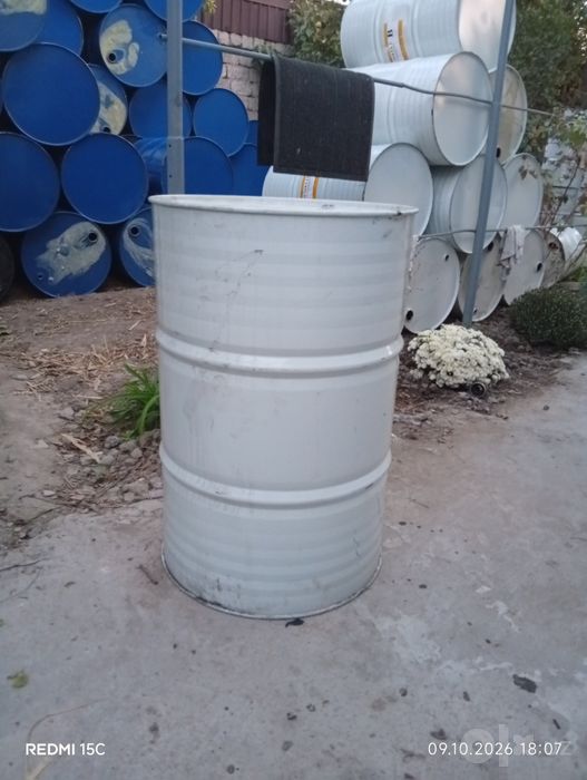 200 litrli temir bochka oq rangli