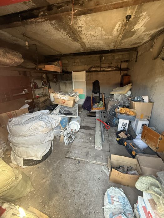 Продам гараж в районе чашки ложки