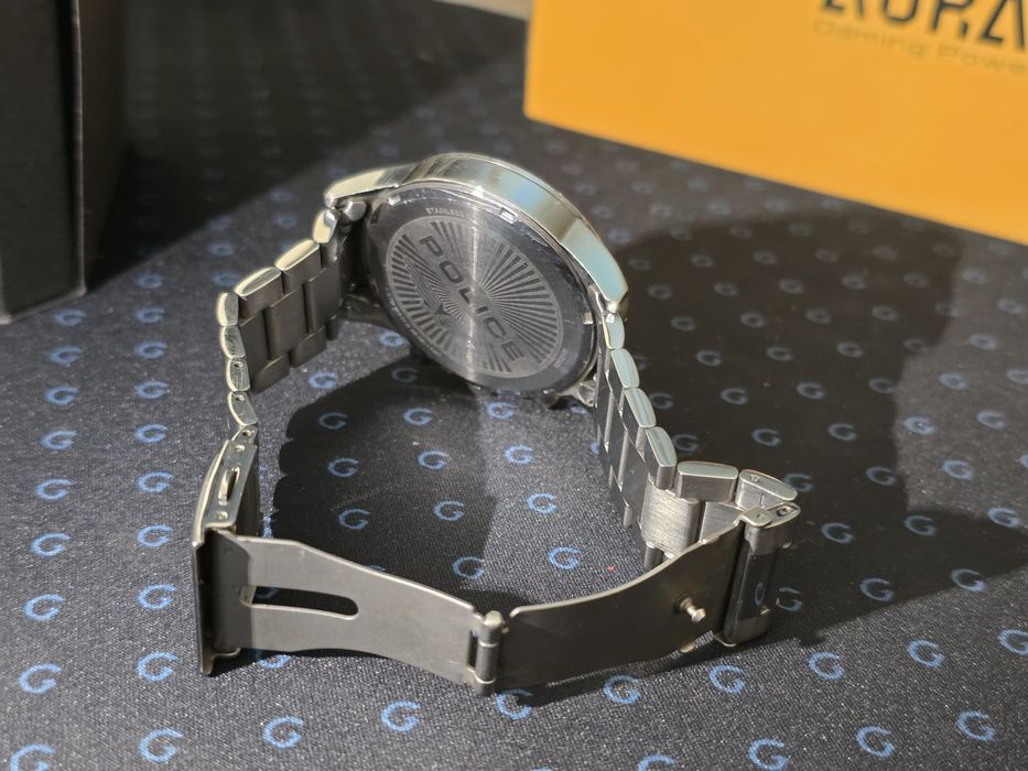 Кварцов часовник Police Driver ll