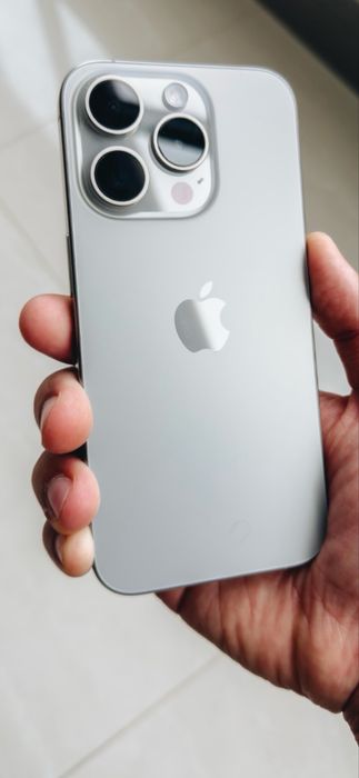 Iphone 15 pro.      .
