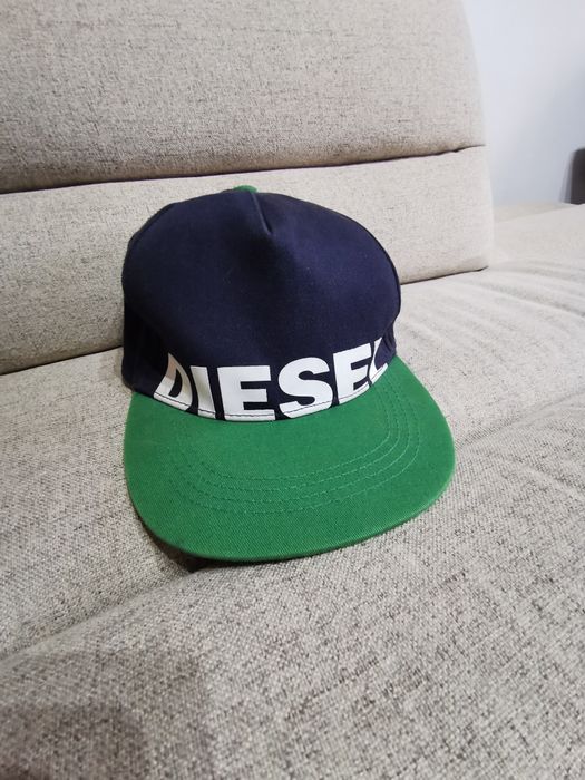 Sapca Louis Vuitton vintage si Diesel