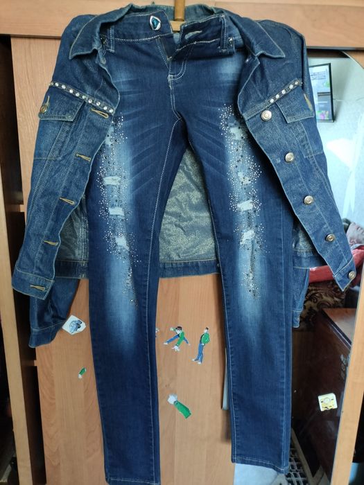 Продам недорого джинсы