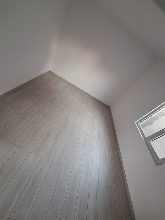Execut lucrari de construcții!