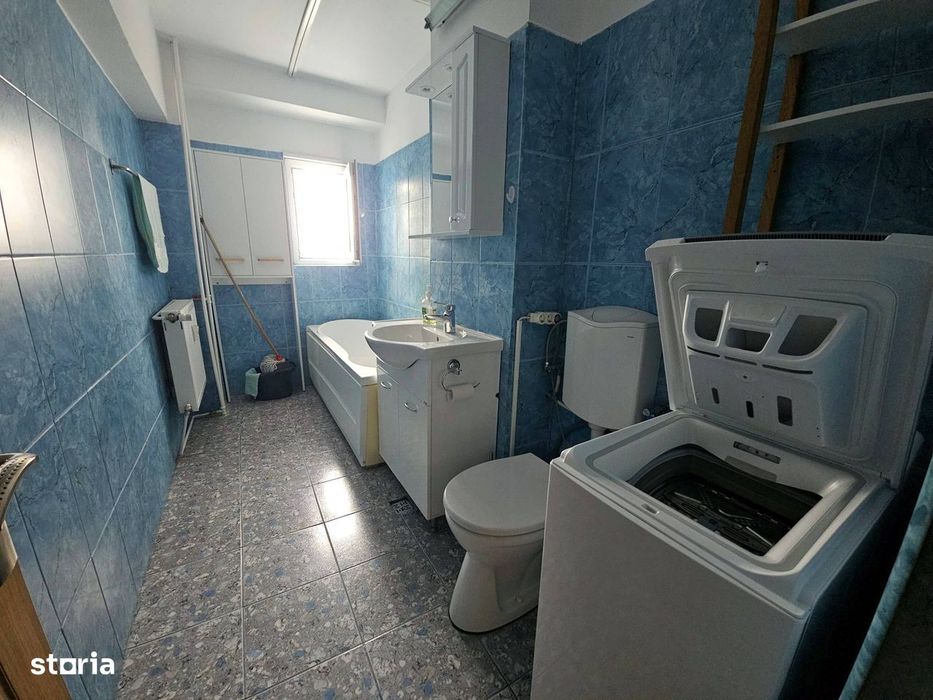 Inchiriez 2 camere Piata Victoriei - decomandat (proprietar)