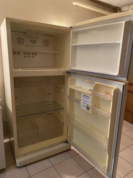 Холодильник. В хорошем состоянии.