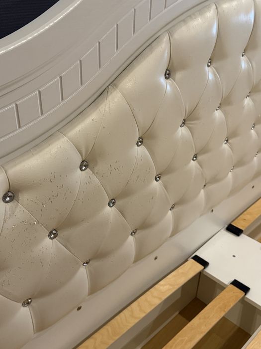 Кровать с матрсаом