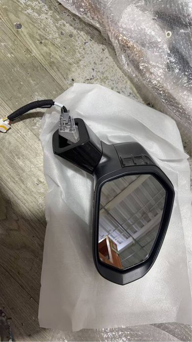 Бакавой зеркало Hyundai Custin