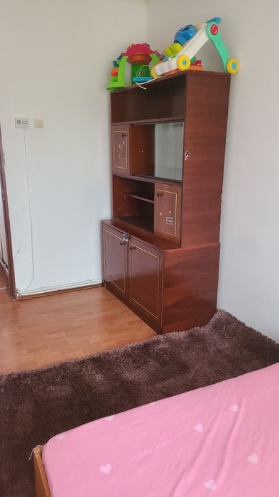 Închiriez apartament cu doua camere