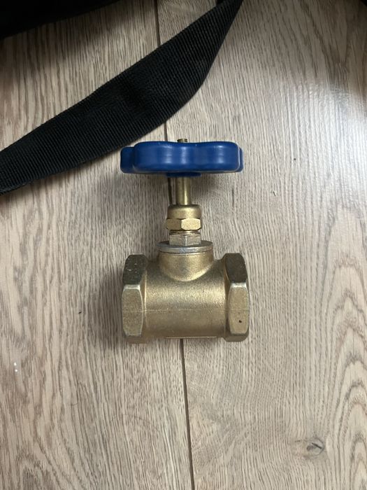 Продам вентиль 16 штук