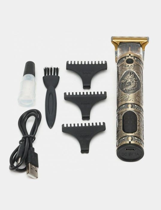 Tasmali qizlar BDSM pornosida yigitlarni sikishadi