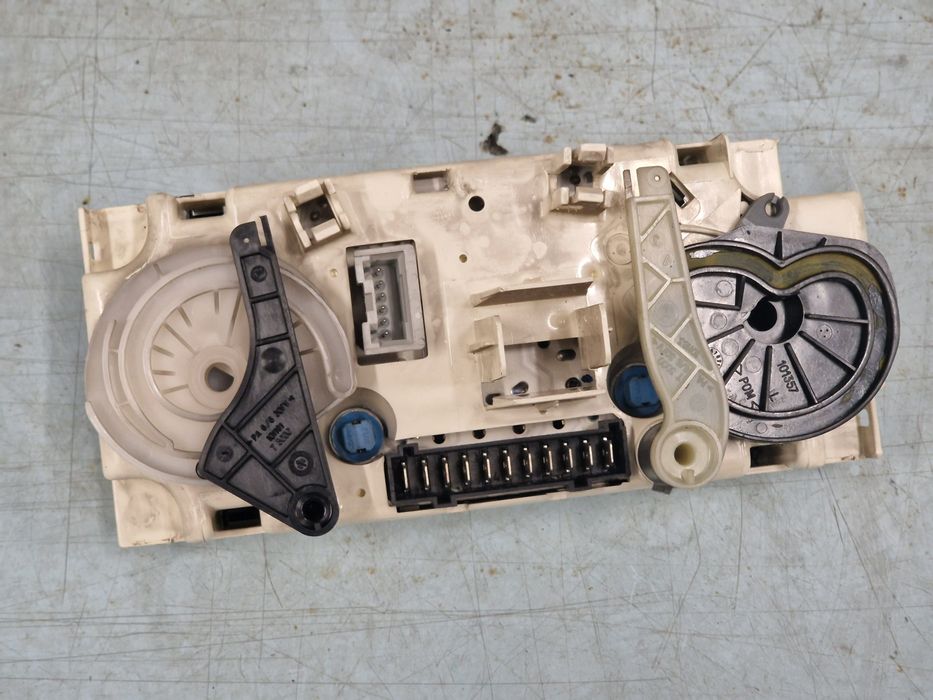 Управление за климатик на Opel Astra 2000г