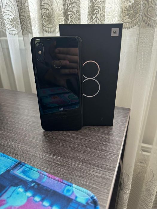 Xiaomi mi 8 128/6 gb в отличном состоянии