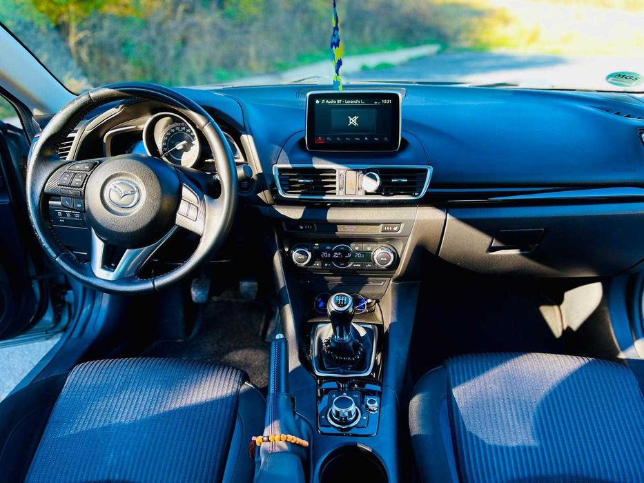 Mazda 3 Sedan 2.2 SkyActiv-D – Echipare Attraction | 2014 | Revizii la zi + 1 Set Jante Aliaj EXTRA