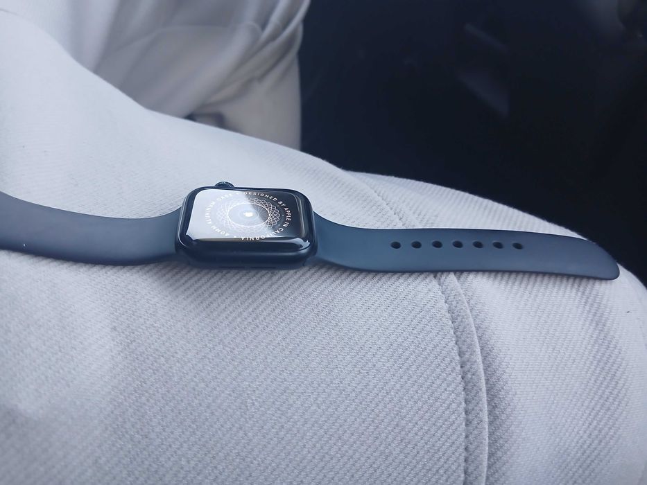 Apple watch SE 40 mm alunimium case