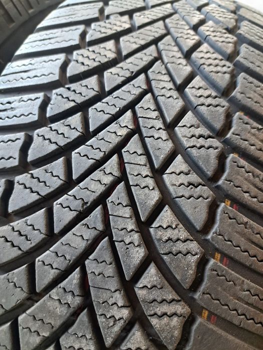 4 anvelope iarnă 215 65 r17 Bridgestone