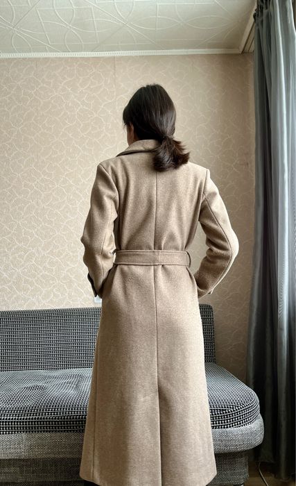 Продам пальто 42р, бежевый