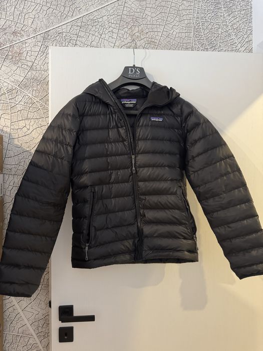 Geaca puffer de iarna impermeabila cu pene de gasca Patagonia neagra