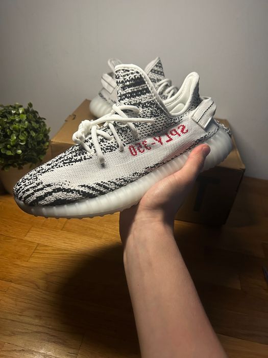 Yeezy 350 V2, dm poze extra